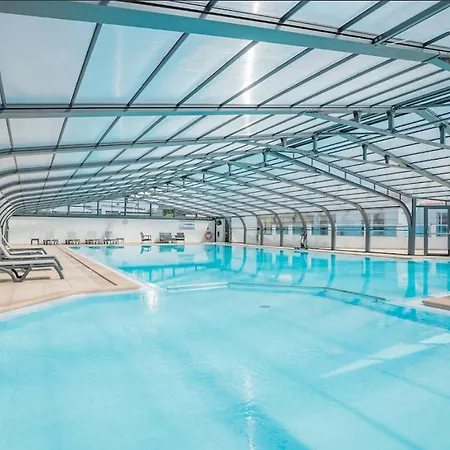 Joli Pour 6, Avec Piscine Шале *